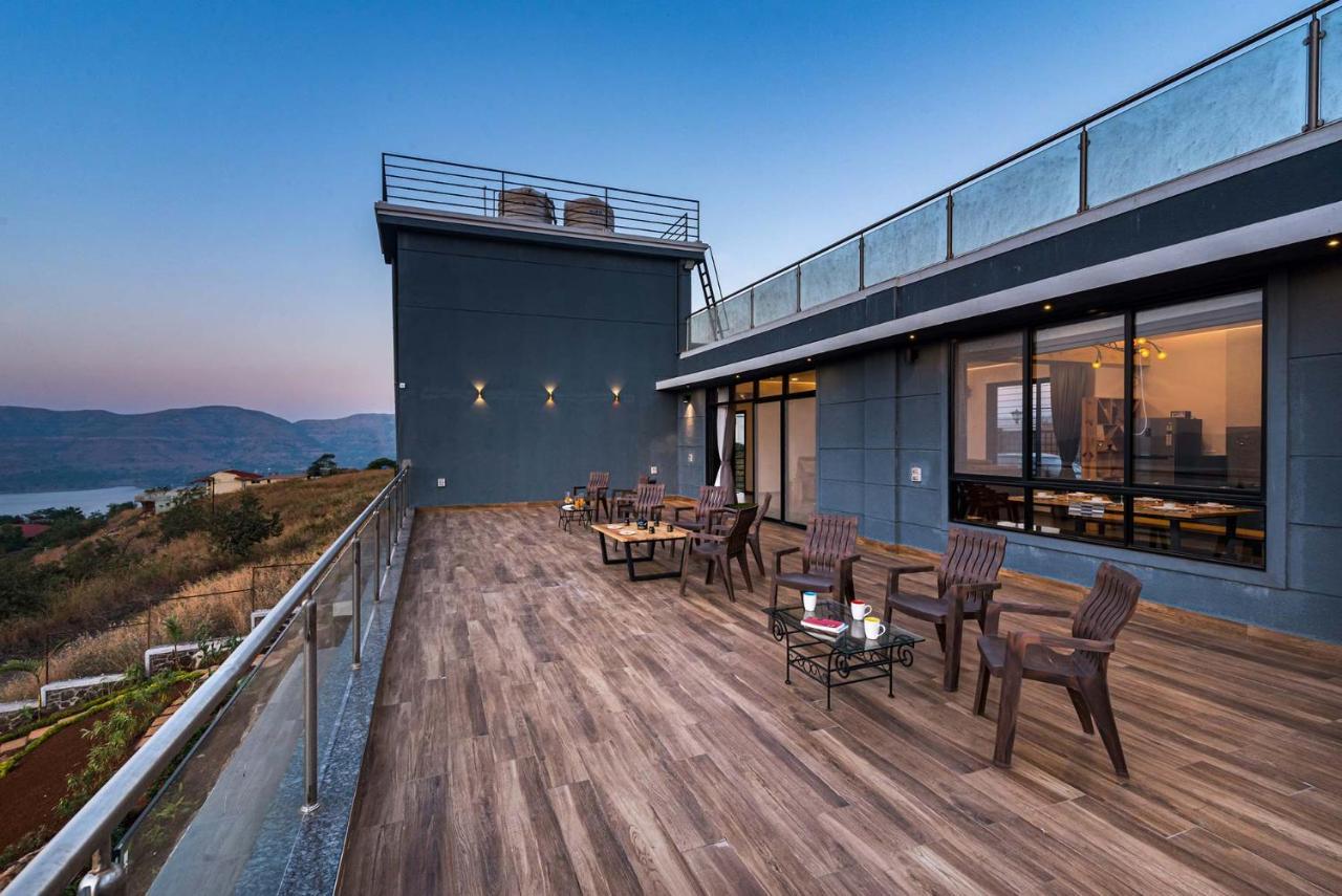 Eyes On The Lake By Stayvista - A Hillside Villa With A Captivating View Of The River Пуне Екстер'єр фото